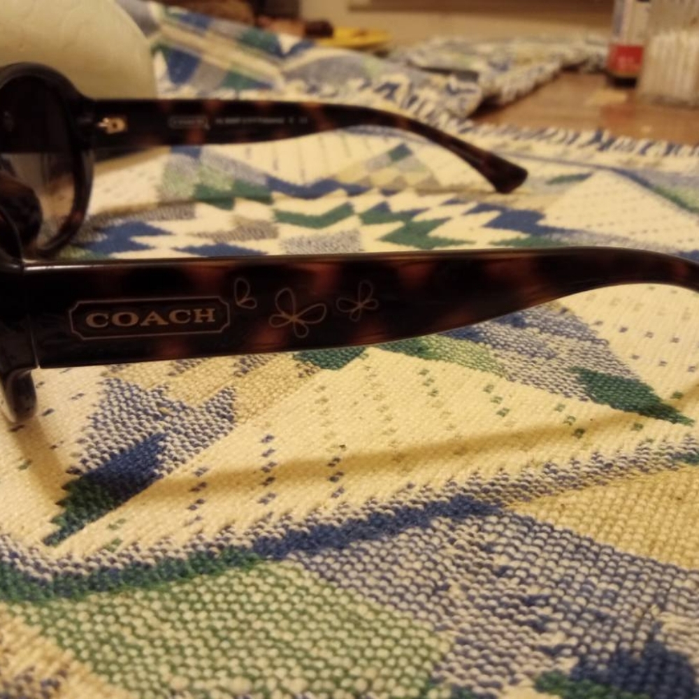 Coach sunglasses - Picture 9 of 9